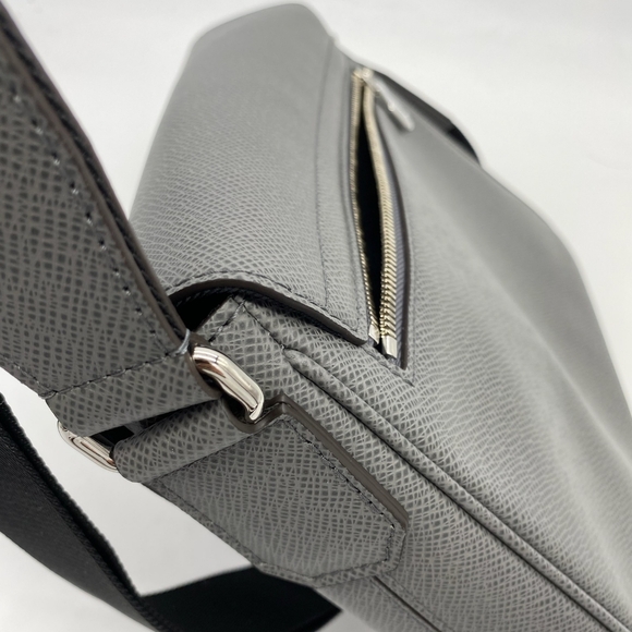 Louis Vuitton District PM Leather Men Shoulder Bag - Glacier - Picture 6 of 15